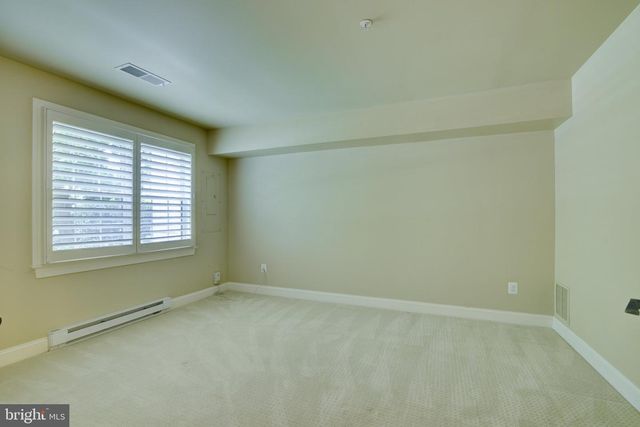 12198 CHANCERY STATION CIR, Reston, VA 20190