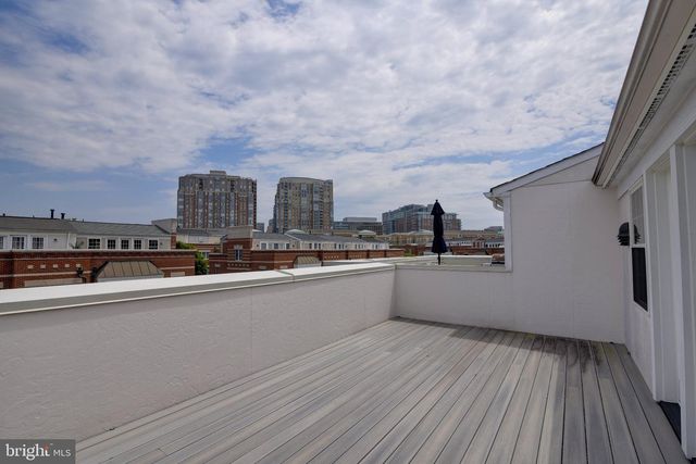 12198 CHANCERY STATION CIR, Reston, VA 20190