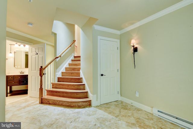 12198 CHANCERY STATION CIR, Reston, VA 20190