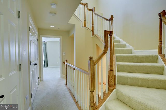 12198 CHANCERY STATION CIR, Reston, VA 20190