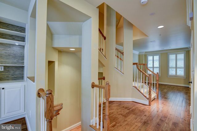 12198 CHANCERY STATION CIR, Reston, VA 20190
