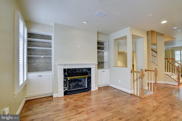 12198 CHANCERY STATION CIR, Reston, VA 20190