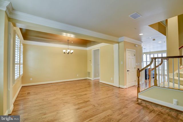 12198 CHANCERY STATION CIR, Reston, VA 20190