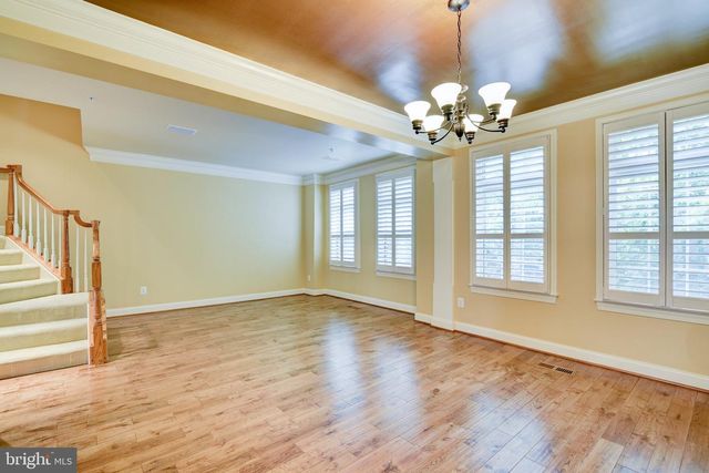 12198 CHANCERY STATION CIR, Reston, VA 20190
