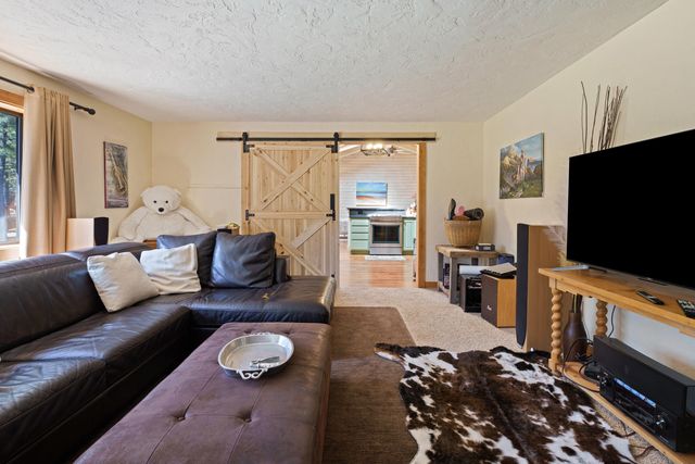 14850 Stagecoach, Sisters, OR 97759