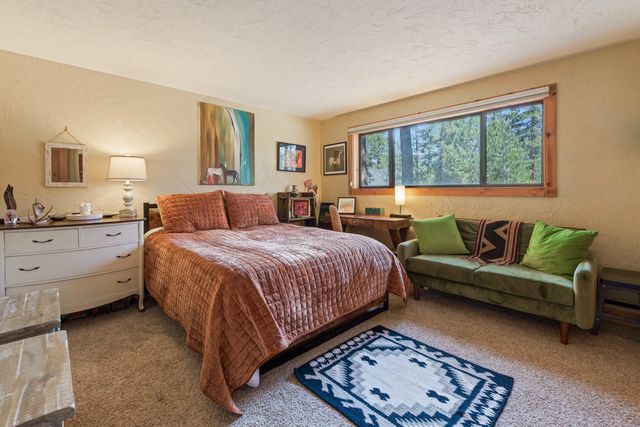 14850 Stagecoach, Sisters, OR 97759