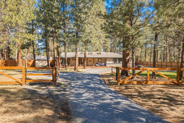 14850 Stagecoach, Sisters, OR 97759