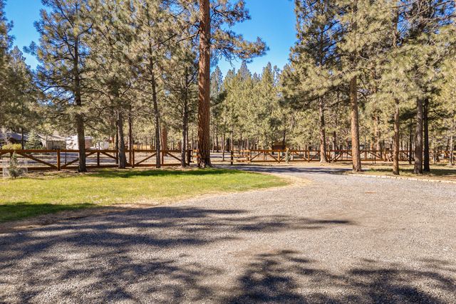 14850 Stagecoach, Sisters, OR 97759