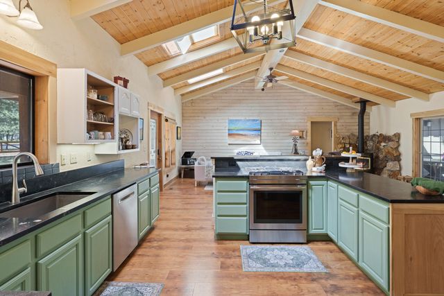 14850 Stagecoach, Sisters, OR 97759