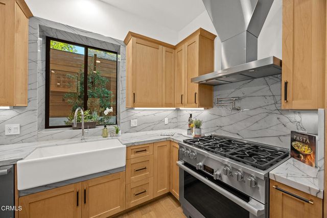 10747 Valleyheart Drive, Studio City, CA 91604