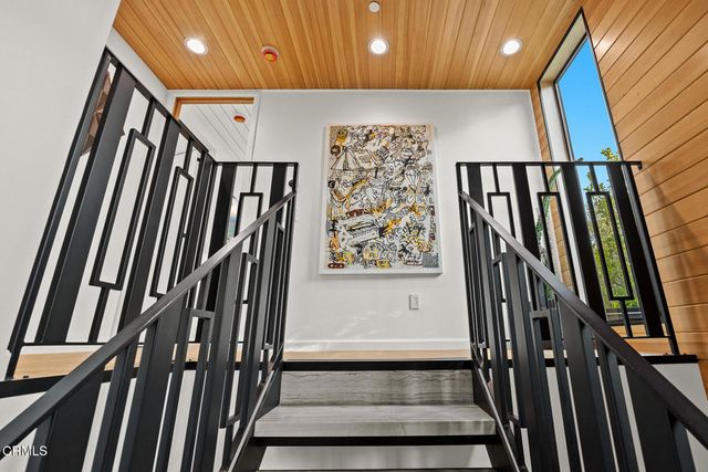 10747 Valleyheart Drive, Studio City, CA 91604