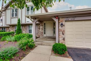 1261 Streamwood Lane 327, Vernon Hills, IL 60061
