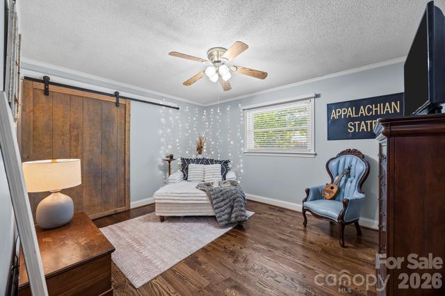 903 E Iredell Avenue, Mooresville, NC 28115