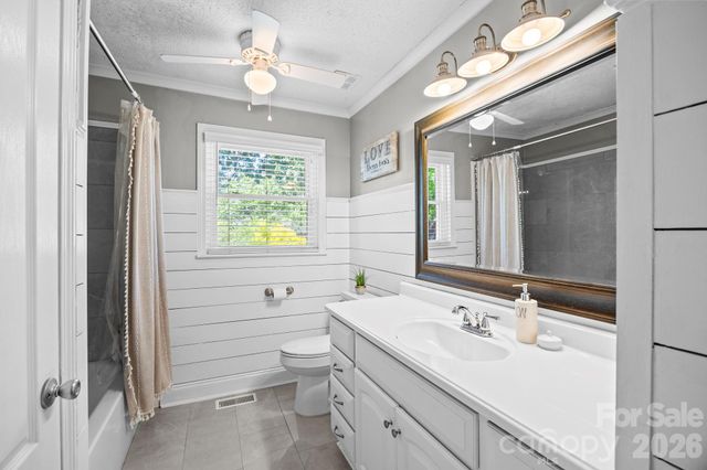 903 E Iredell Avenue, Mooresville, NC 28115