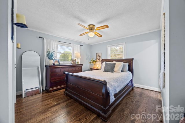 903 E Iredell Avenue, Mooresville, NC 28115