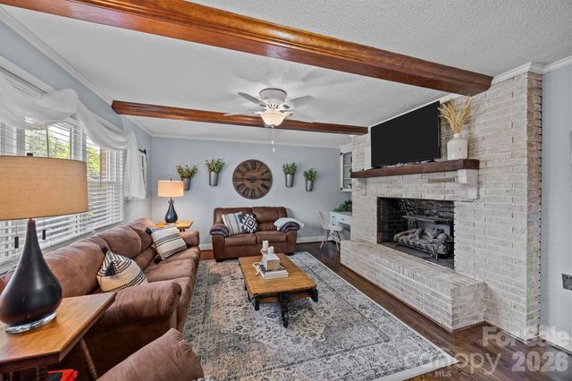 903 E Iredell Avenue, Mooresville, NC 28115