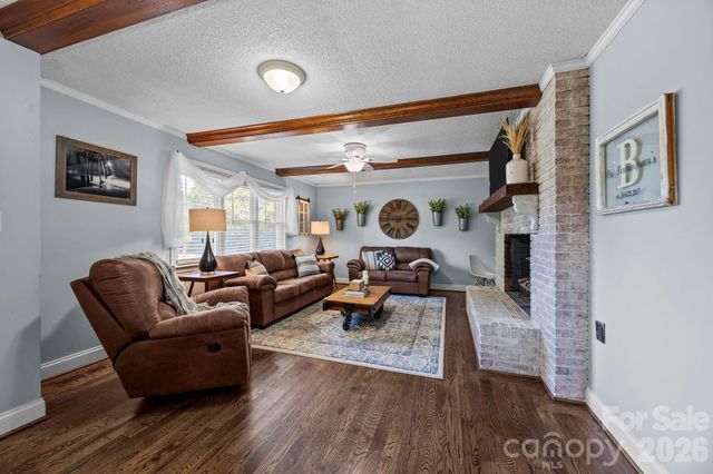 903 E Iredell Avenue, Mooresville, NC 28115