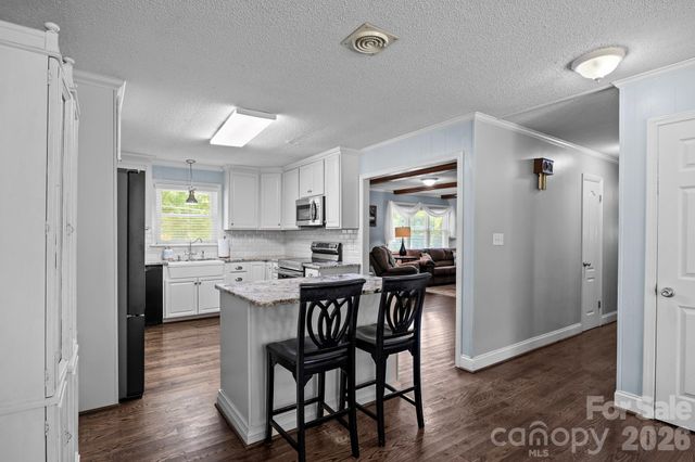 903 E Iredell Avenue, Mooresville, NC 28115