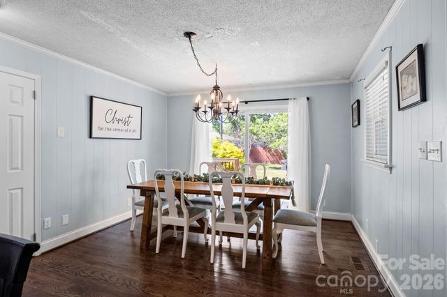 903 E Iredell Avenue, Mooresville, NC 28115