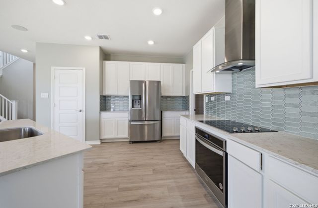 118 E Granite Shoals, Boerne, TX 78006