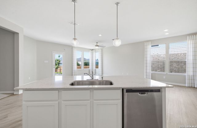 118 E Granite Shoals, Boerne, TX 78006