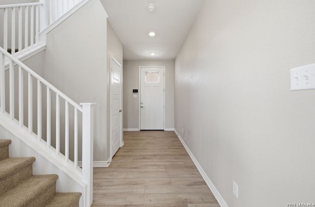 118 E Granite Shoals, Boerne, TX 78006