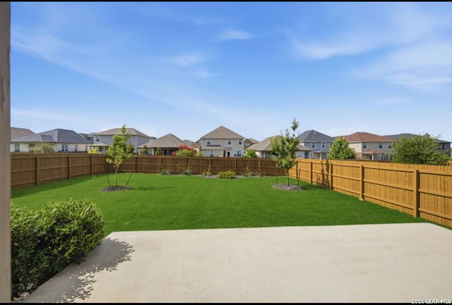 118 E Granite Shoals, Boerne, TX 78006