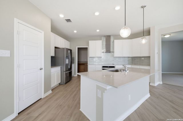 118 E Granite Shoals, Boerne, TX 78006