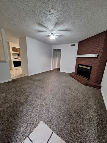 131 Allencrest Drive, White Settlement, TX 76108