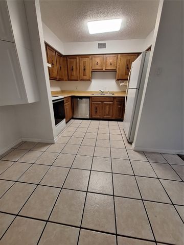 131 Allencrest Drive, White Settlement, TX 76108