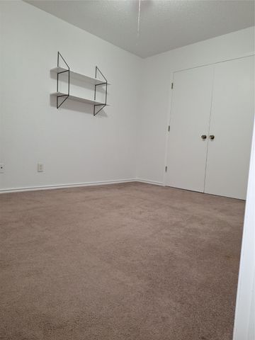 131 Allencrest Drive, White Settlement, TX 76108