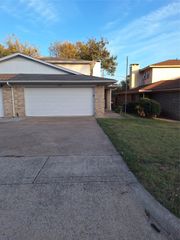 131 Allencrest Drive, White Settlement, TX 76108