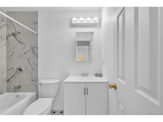 15949 E Brunswick Dr, Aurora, CO 80013