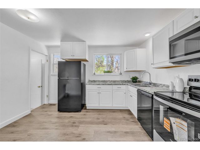15949 E Brunswick Dr, Aurora, CO 80013