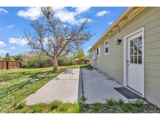 15949 E Brunswick Dr, Aurora, CO 80013