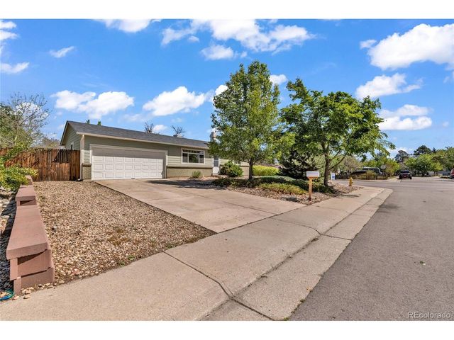 15949 E Brunswick Dr, Aurora, CO 80013