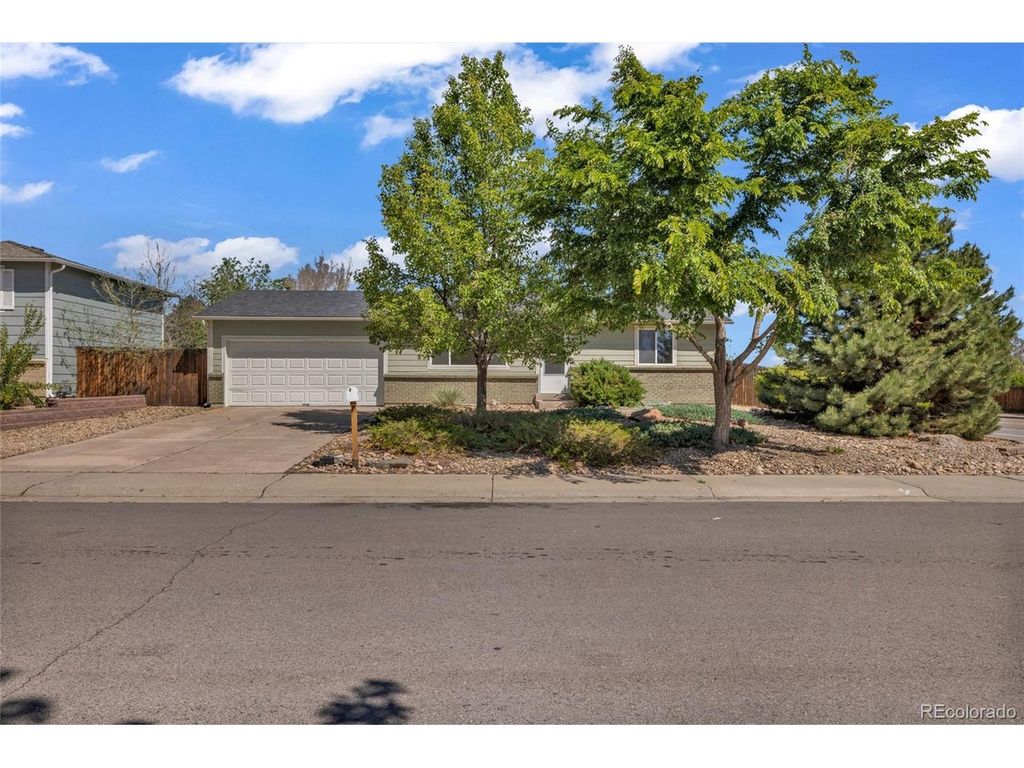 15949 E Brunswick Dr, Aurora, CO 80013