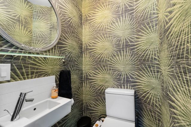 61 Cummins Hwy 3, Boston, MA 02131