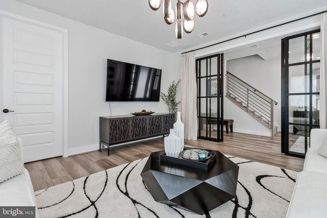 6930 SILVER LINDEN ST, Bethesda, MD 20817