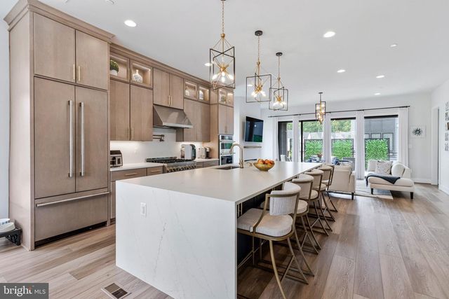 6930 SILVER LINDEN ST, Bethesda, MD 20817