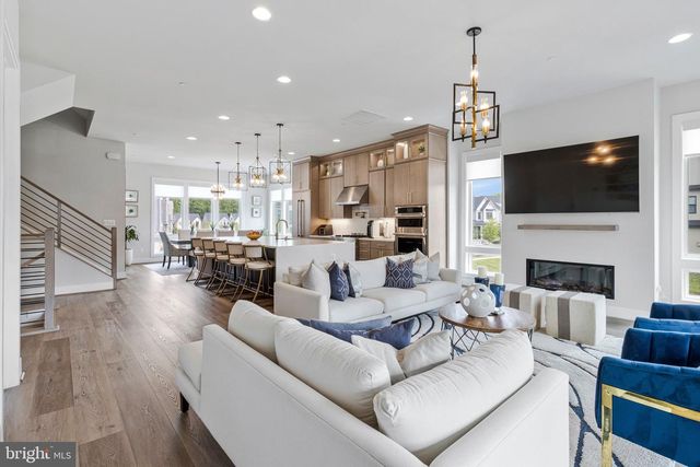 6930 SILVER LINDEN ST, Bethesda, MD 20817