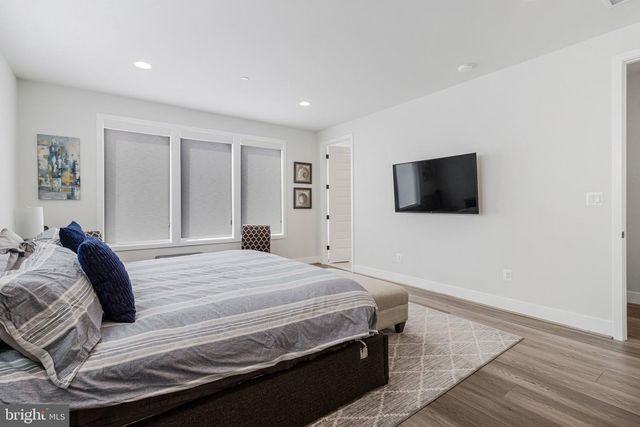 6930 SILVER LINDEN ST, Bethesda, MD 20817