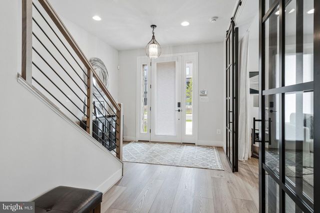 6930 SILVER LINDEN ST, Bethesda, MD 20817
