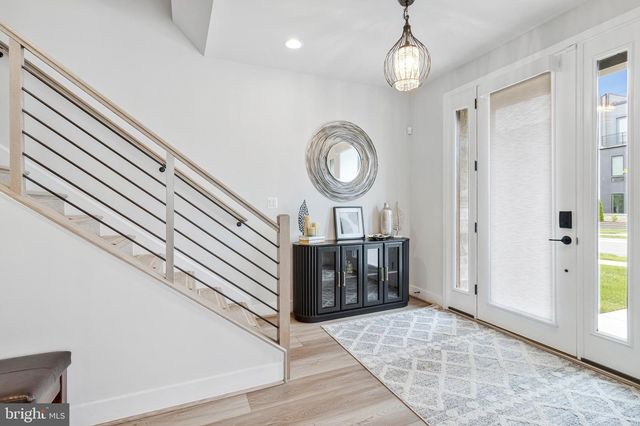 6930 SILVER LINDEN ST, Bethesda, MD 20817