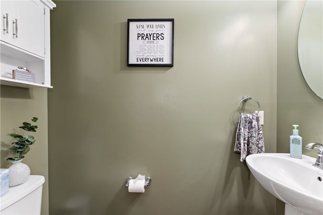 170 Arbor Trail Dr, Robinson Twp, PA 15136