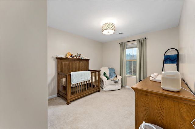 170 Arbor Trail Dr, Robinson Twp, PA 15136