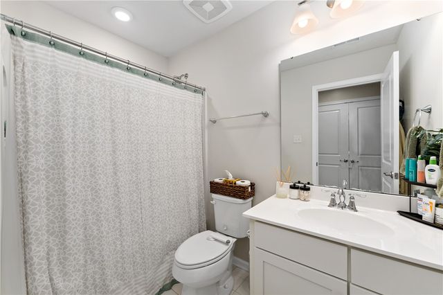 170 Arbor Trail Dr, Robinson Twp, PA 15136