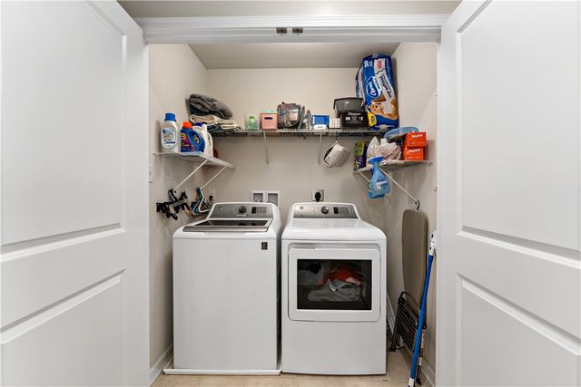 170 Arbor Trail Dr, Robinson Twp, PA 15136