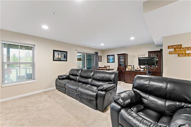 170 Arbor Trail Dr, Robinson Twp, PA 15136