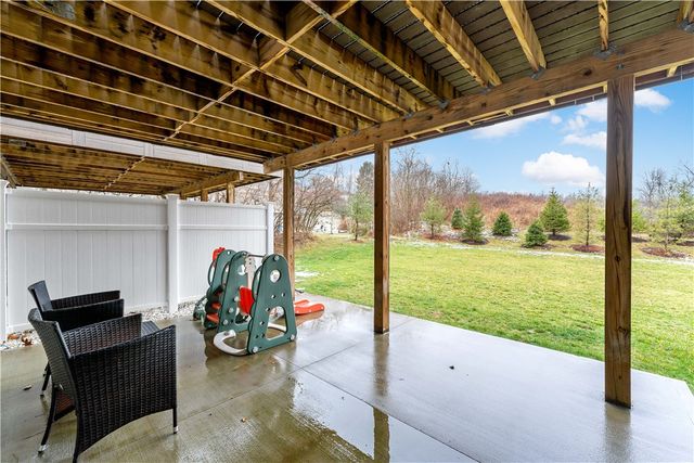 170 Arbor Trail Dr, Robinson Twp, PA 15136